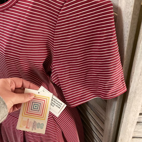 🆕❤️Lularoe- Red & White Striped Amelia - Picture 3 of 9
